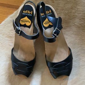 Hasbeens black leather hand made clog  sandals